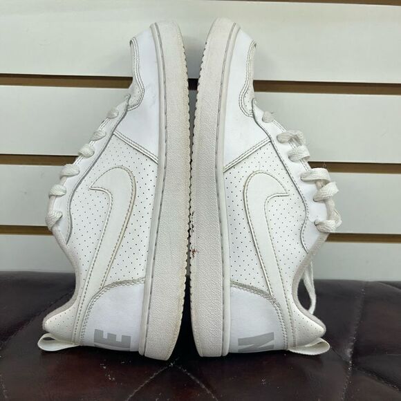 Nike White Athletic Shoes - Size 6.5Y Youth 839985-100 - Picture 3 of 9